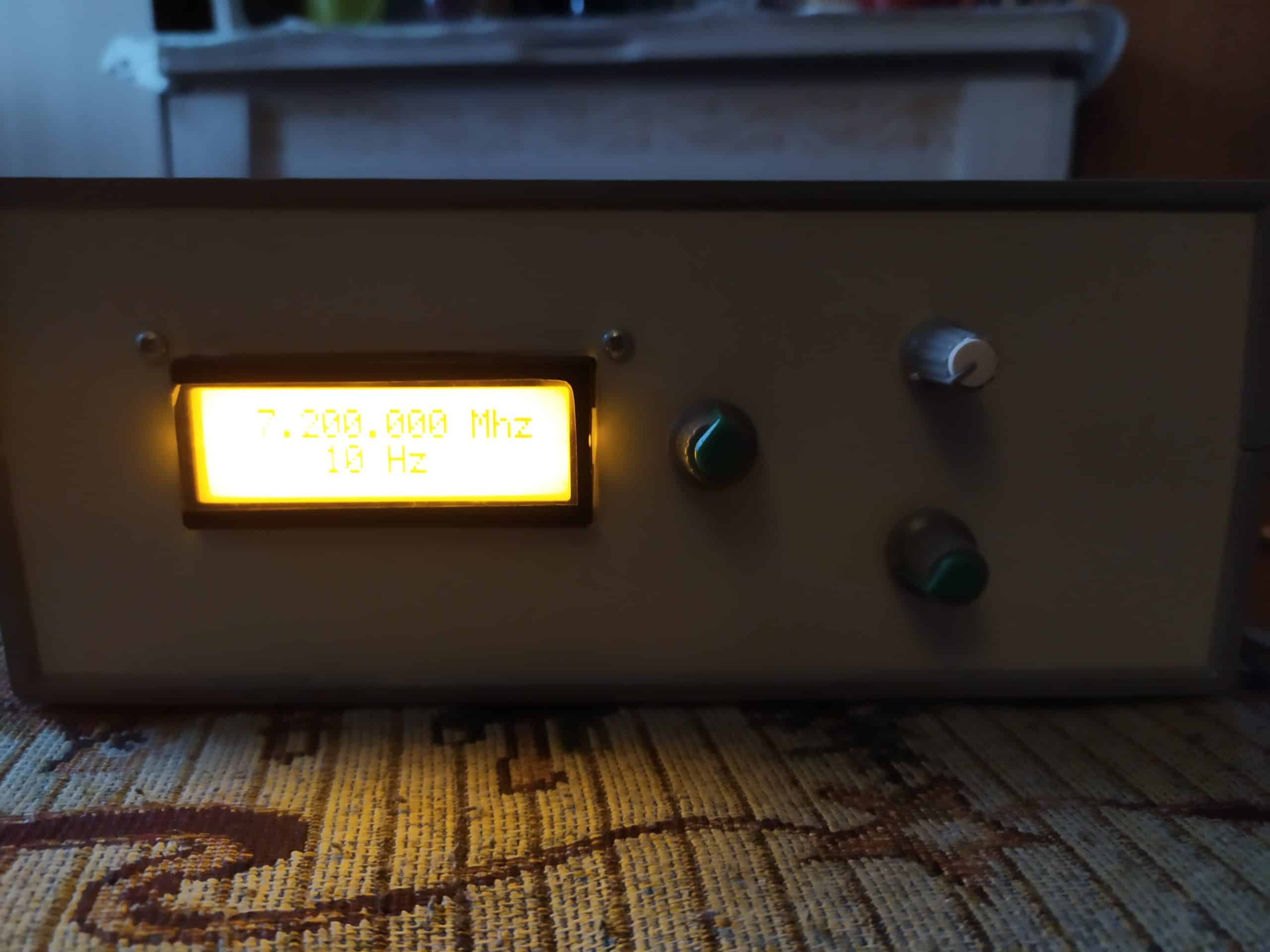 Синтезатор частоты в корпусе